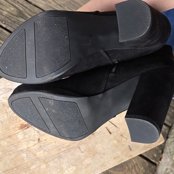 LC LAUREN CONRAD Black Faux Suede Ankle Booties. Size 8W. Like New! - Picture 12 of 16